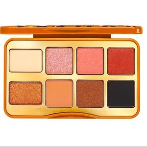 Too Faced kitty likes to scratch eyeshadow palette‎